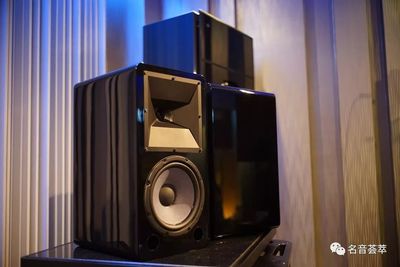 丹尼爾赫茲M8書(shū)架音箱 馬克·萊文森設(shè)計(jì)的專業(yè)音響杰作